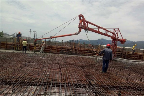 手動布料機(jī) 手動布料機(jī)